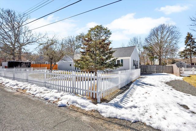 43 Captain Daniel Road, South Yarmouth, MA 02664