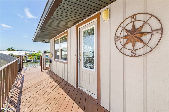 2272 York RD, St James City, FL 33956