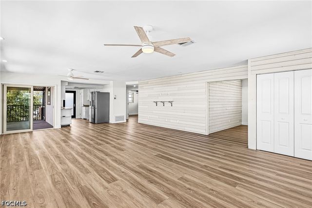 2272 York RD, St James City, FL 33956