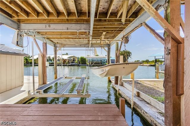 2272 York RD, St James City, FL 33956