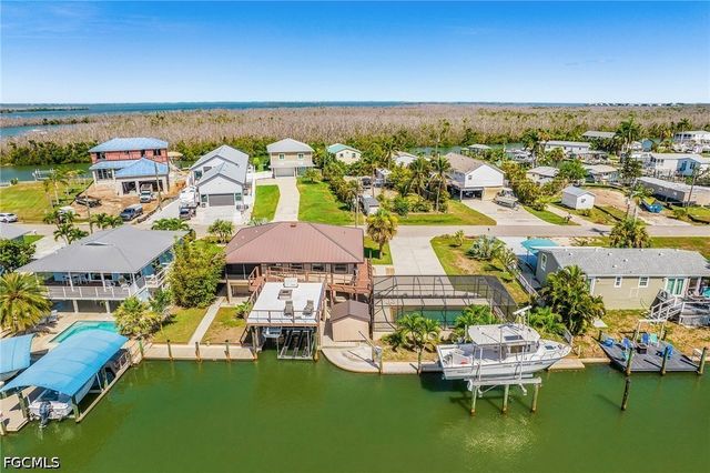 2272 York RD, St James City, FL 33956