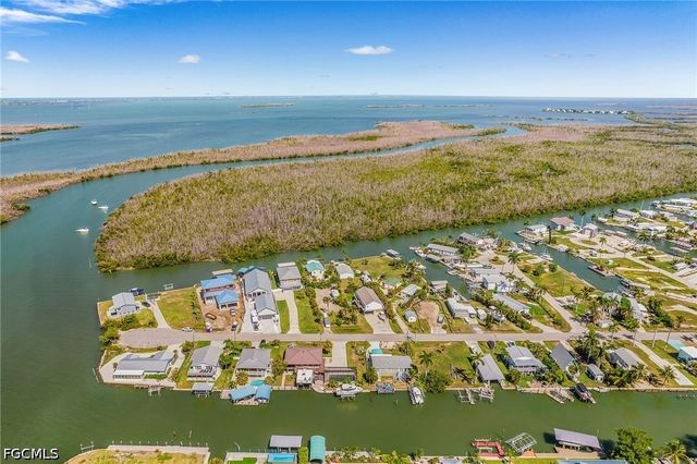 2272 York RD, St James City, FL 33956