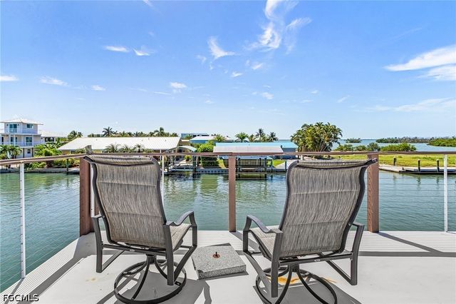 2272 York RD, St James City, FL 33956