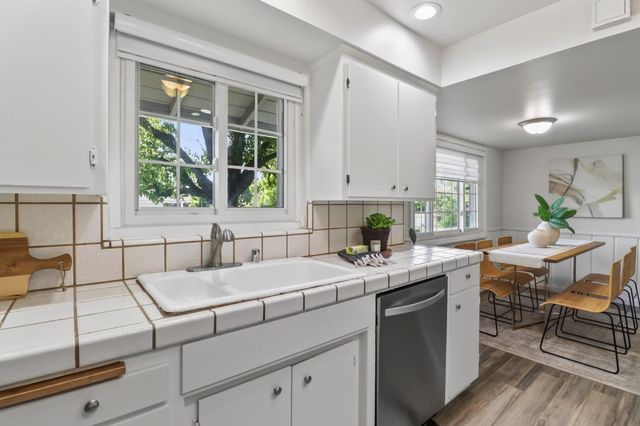 2800 Stafford Way, Sacramento, CA 95821