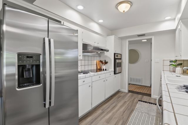 2800 Stafford Way, Sacramento, CA 95821