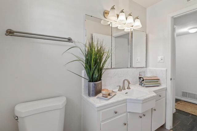 2800 Stafford Way, Sacramento, CA 95821