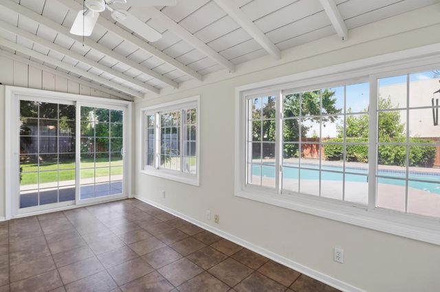 2800 Stafford Way, Sacramento, CA 95821