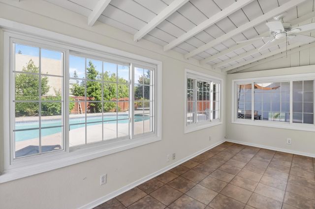 2800 Stafford Way, Sacramento, CA 95821