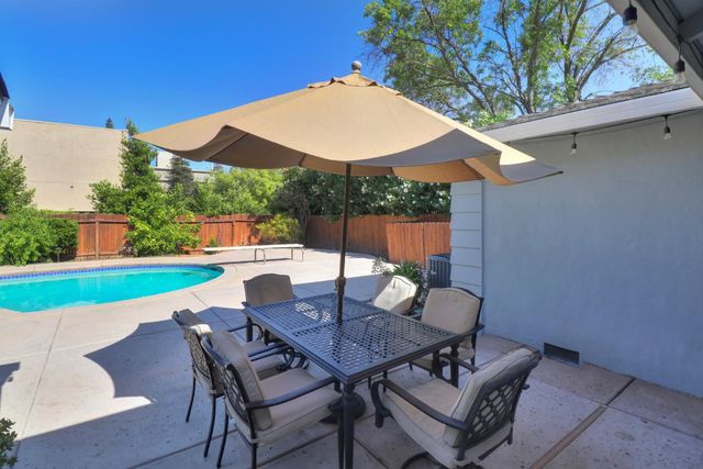 2800 Stafford Way, Sacramento, CA 95821