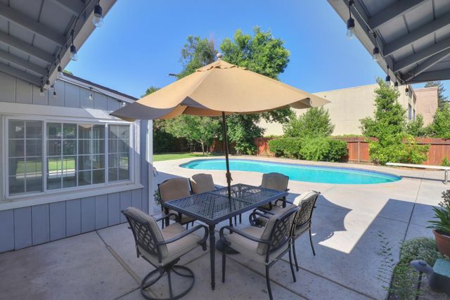 2800 Stafford Way, Sacramento, CA 95821