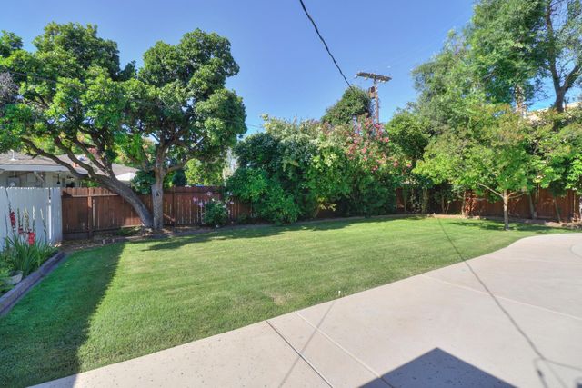 2800 Stafford Way, Sacramento, CA 95821