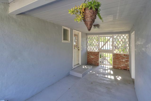 2800 Stafford Way, Sacramento, CA 95821