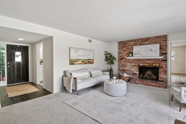 2800 Stafford Way, Sacramento, CA 95821
