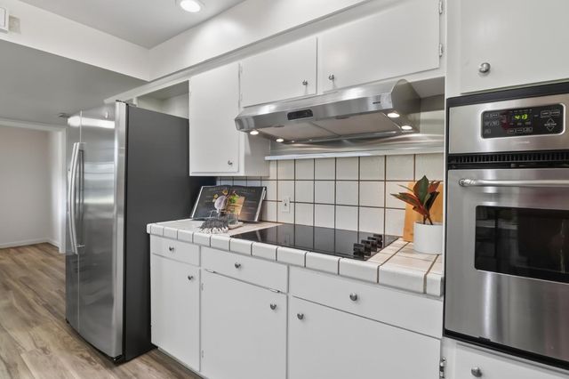 2800 Stafford Way, Sacramento, CA 95821