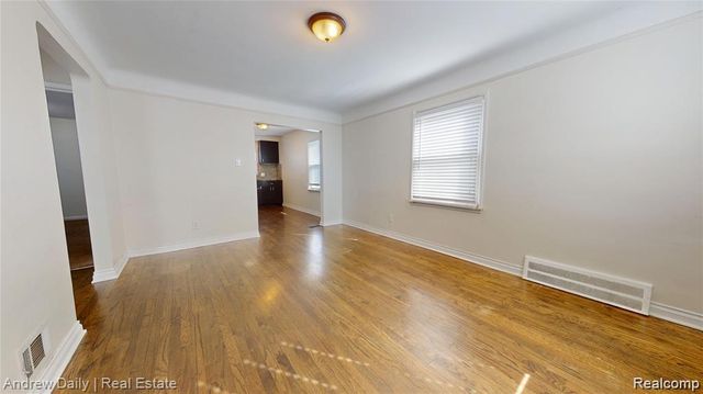 3734 Buckingham Avenue, Berkley, MI 48072