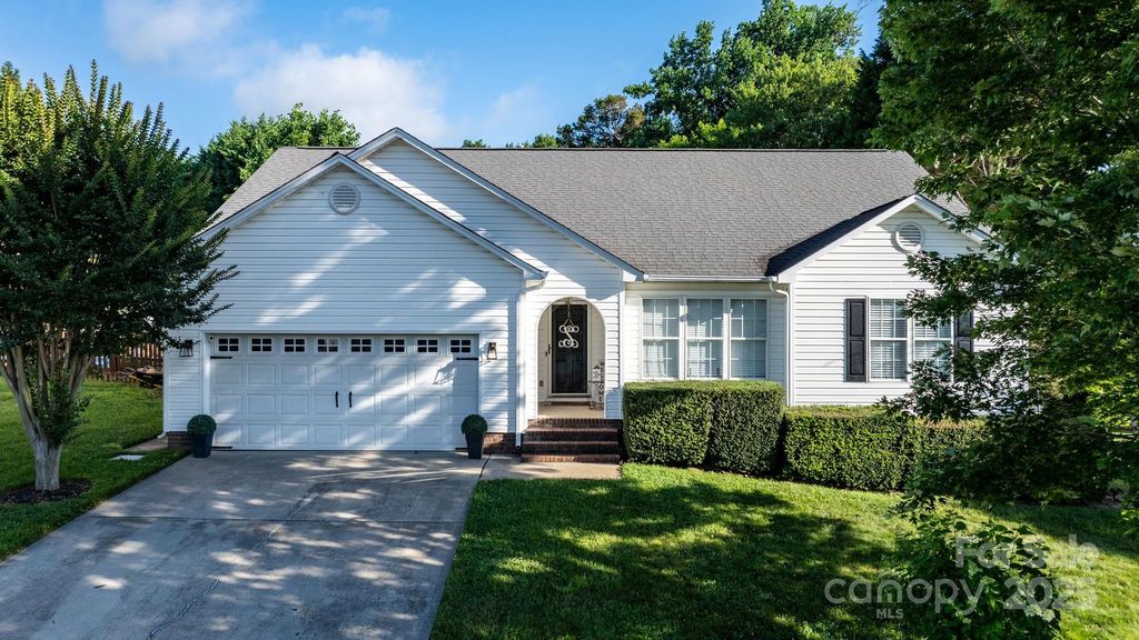 369 Holstein Drive, Dallas, NC 28034