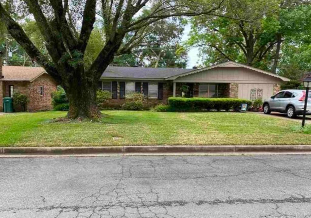 1404 Arrowhead Place, Pine Bluff, AR 71603
