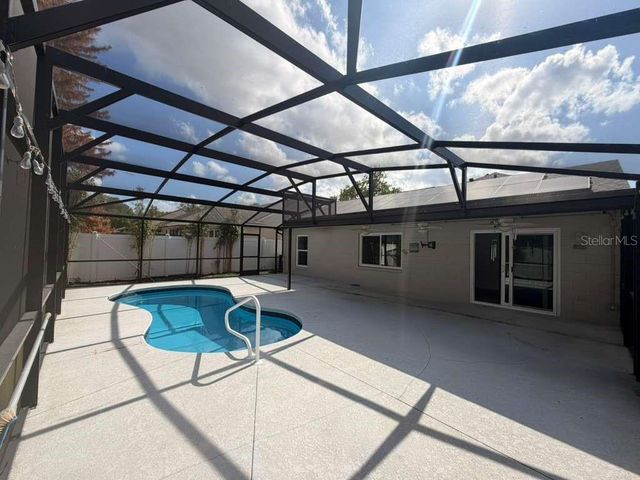 327 N CERVIDAE DRIVE, Apopka, FL 32703