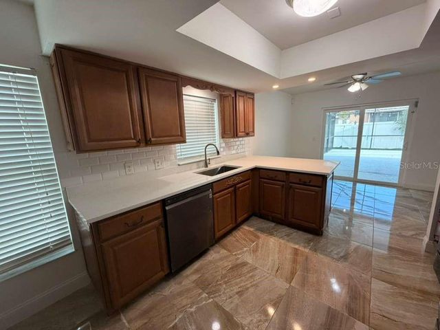 327 N CERVIDAE DRIVE, Apopka, FL 32703