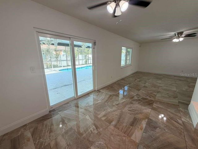 327 N CERVIDAE DRIVE, Apopka, FL 32703