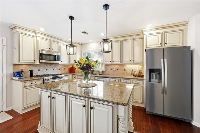 4920 Heards Forest NW Drive, Acworth, GA 30102