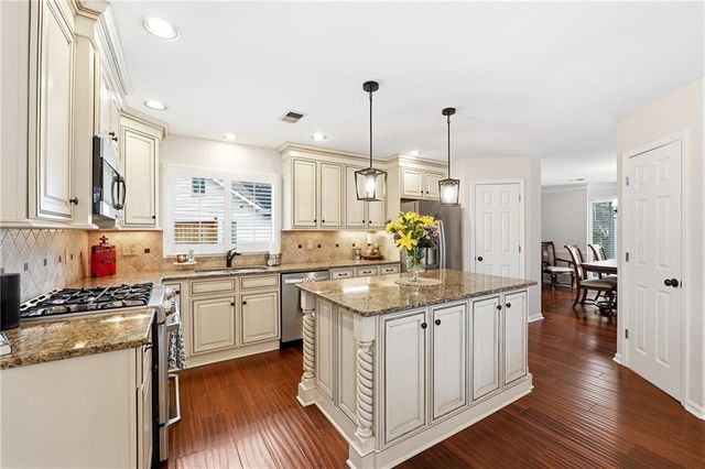 4920 Heards Forest NW Drive, Acworth, GA 30102