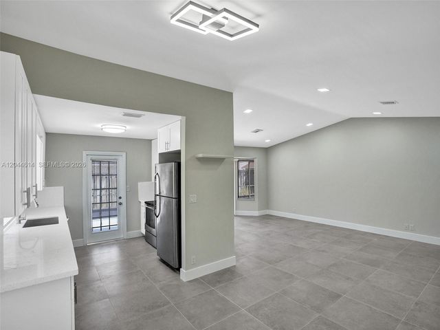 3216 NW 105th Ave, Sunrise, FL 33351