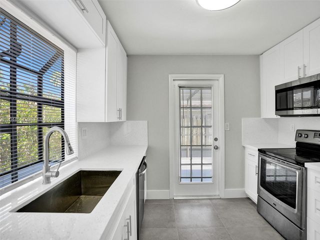 3216 NW 105th Ave, Sunrise, FL 33351