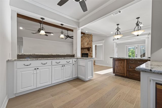 1614 Crestmont Street, Wharton, TX 77488