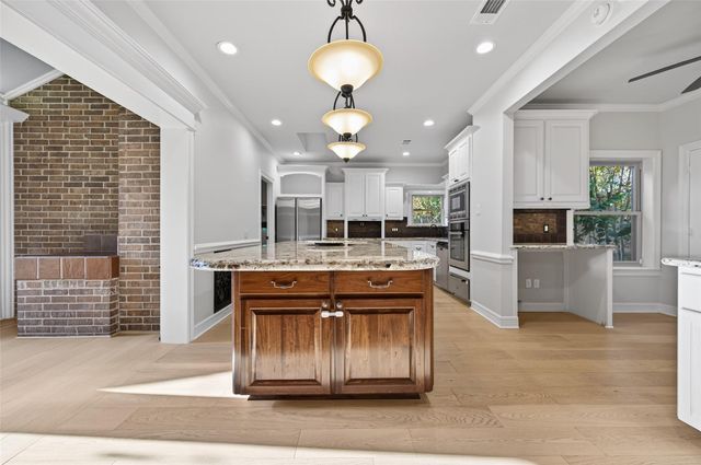 1614 Crestmont Street, Wharton, TX 77488