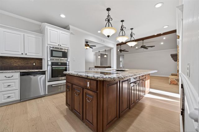 1614 Crestmont Street, Wharton, TX 77488