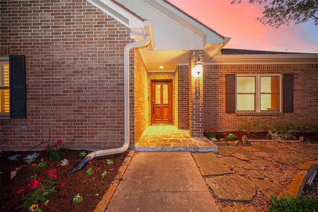 1614 Crestmont Street, Wharton, TX 77488