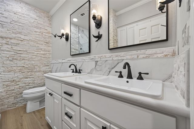 1614 Crestmont Street, Wharton, TX 77488