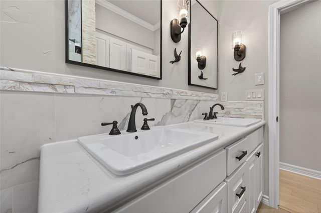 1614 Crestmont Street, Wharton, TX 77488