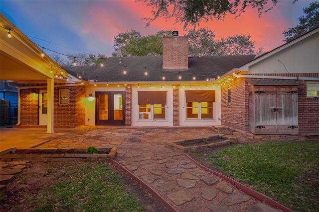 1614 Crestmont Street, Wharton, TX 77488