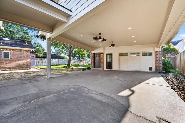 1614 Crestmont Street, Wharton, TX 77488