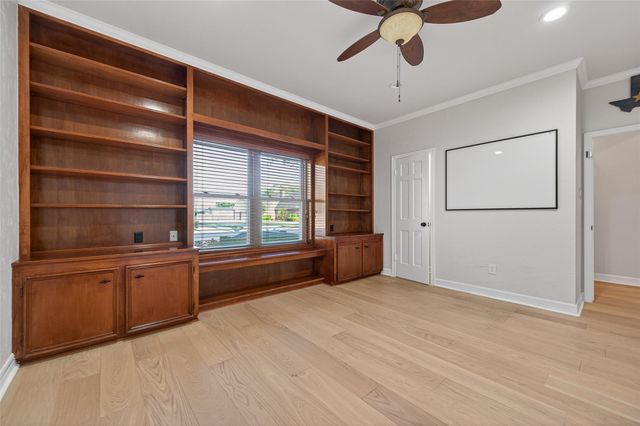 1614 Crestmont Street, Wharton, TX 77488