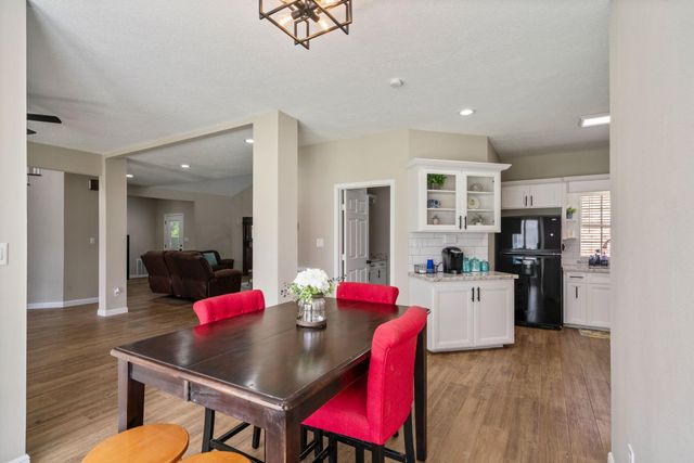 504 Sharondoah Drive, Highlands, TX 77562
