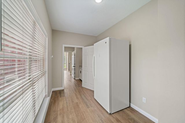 504 Sharondoah Drive, Highlands, TX 77562