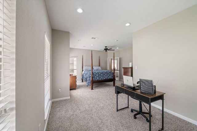 504 Sharondoah Drive, Highlands, TX 77562