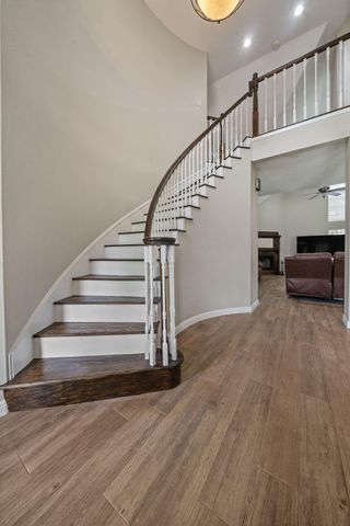 504 Sharondoah Drive, Highlands, TX 77562