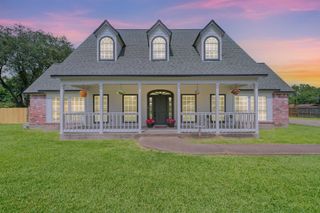 504 Sharondoah Drive, Highlands, TX 77562
