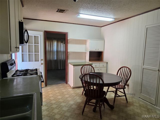 227 Cresthaven Court, Selma, AL 36701