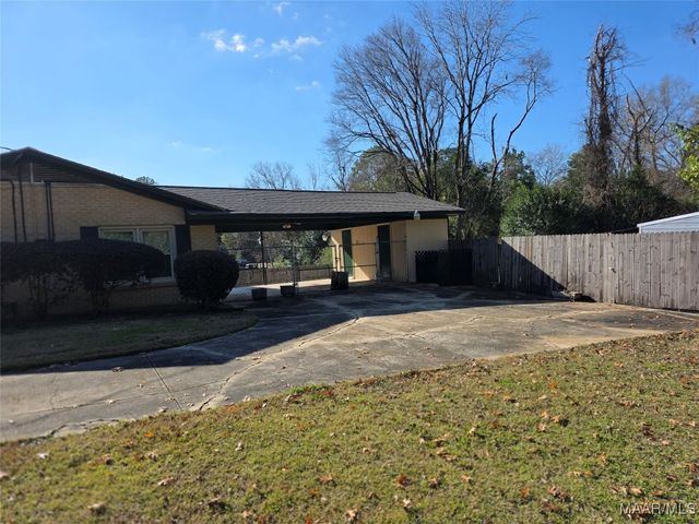 227 Cresthaven Court, Selma, AL 36701