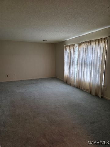 227 Cresthaven Court, Selma, AL 36701