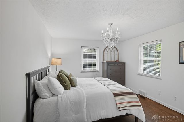 92 E Ridgeway Drive, Centerville, OH 45459