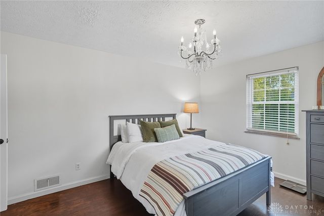 92 E Ridgeway Drive, Centerville, OH 45459
