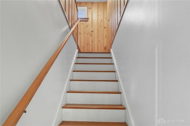 92 E Ridgeway Drive, Centerville, OH 45459