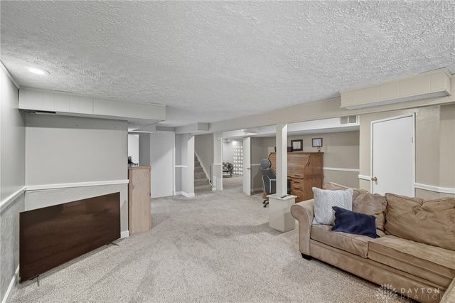 92 E Ridgeway Drive, Centerville, OH 45459