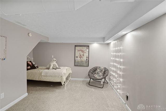 92 E Ridgeway Drive, Centerville, OH 45459